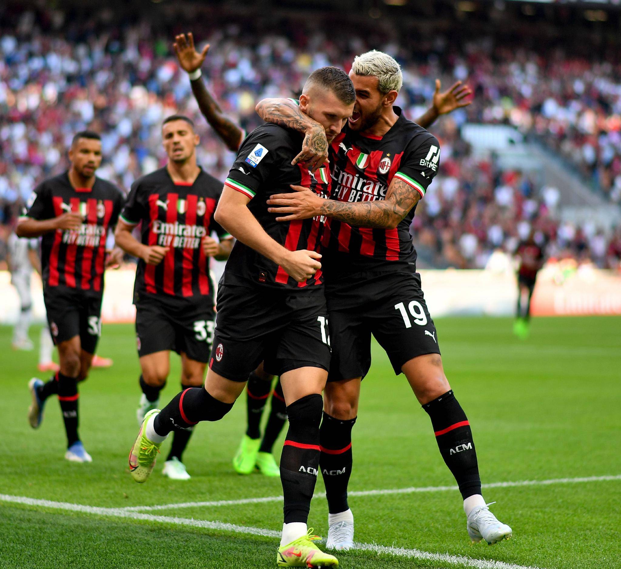 意大利杯赛程吃紧；AC米兰国际比赛日更衣室发声；媒体盛赞；年轻球员得到机会的简单介绍